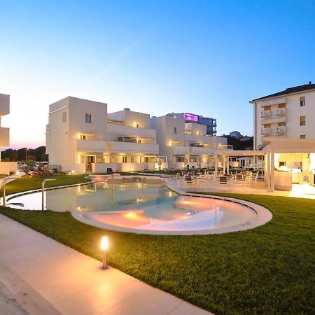Marina Suites & Apartments 4 Stelle S Caorle Esterno foto