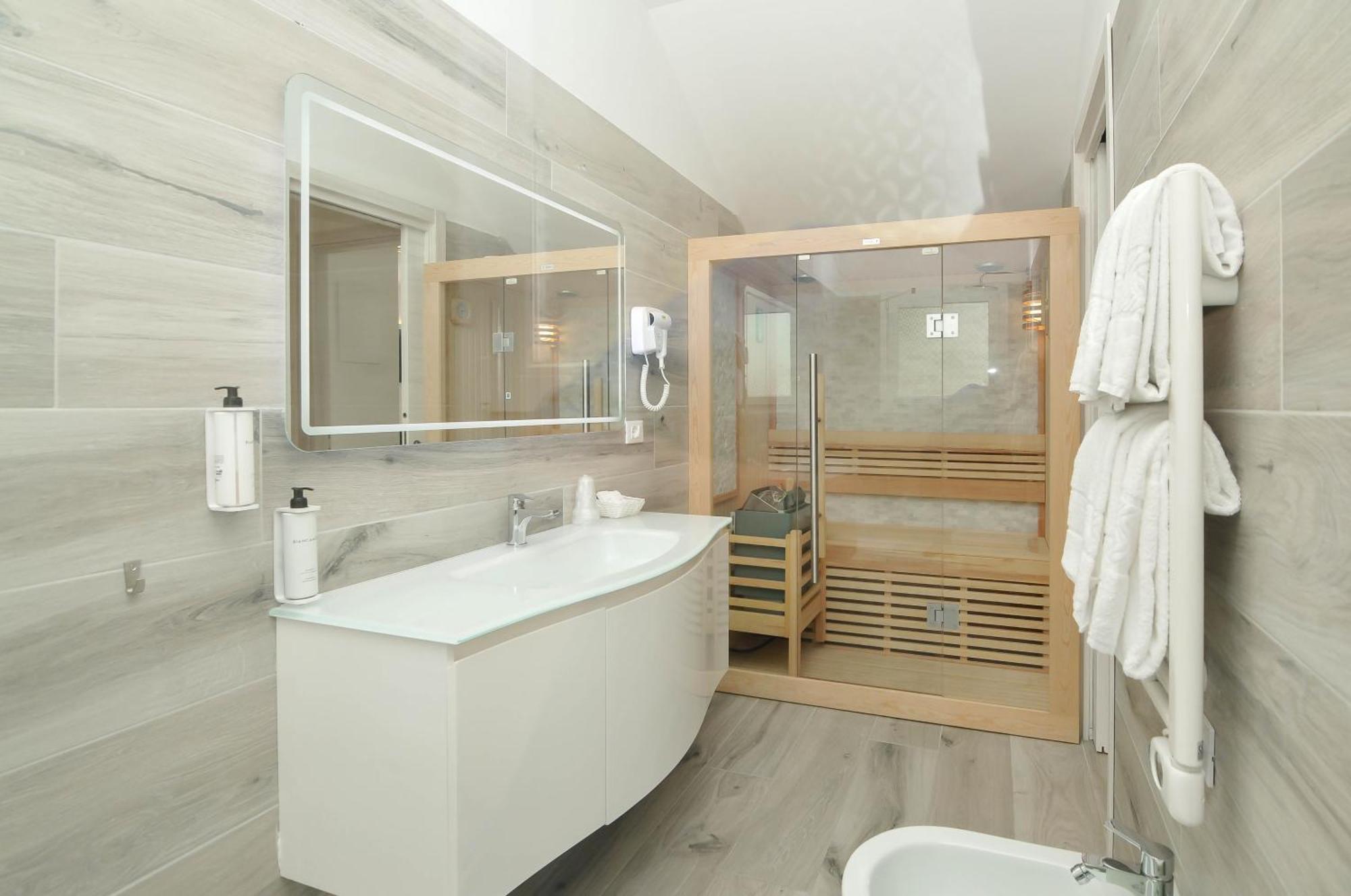 Marina Suites & Apartments 4 Stelle S Caorle Esterno foto